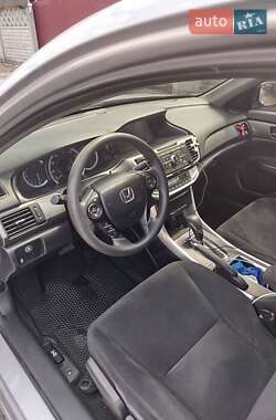 Седан Honda Accord 2013 в 