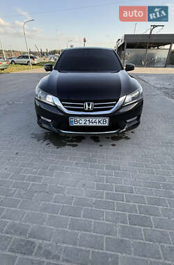 Седан Honda Accord 2015 в Львове