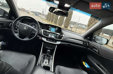 Седан Honda Accord 2015 в 