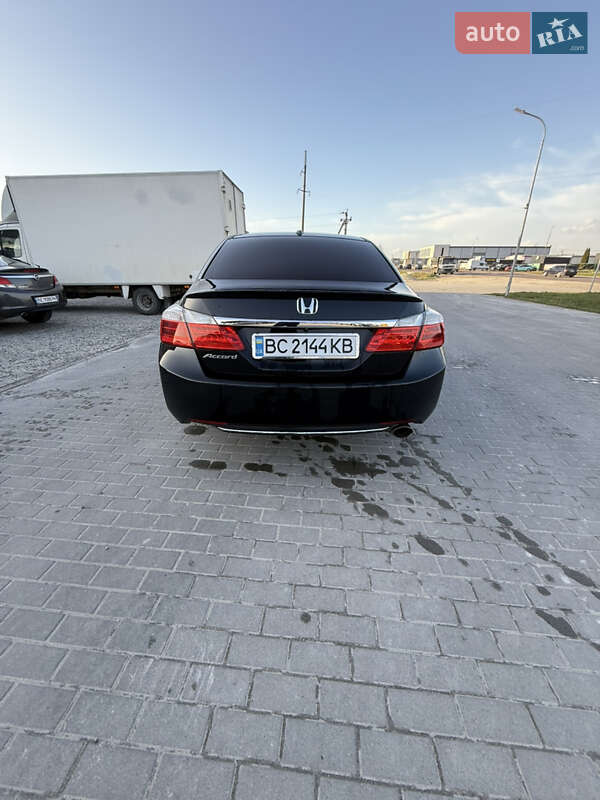 Седан Honda Accord 2015 в Львові