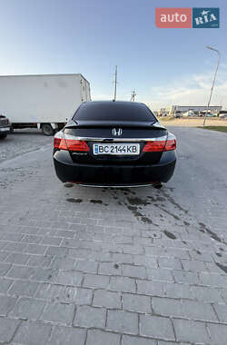 Седан Honda Accord 2015 в 
