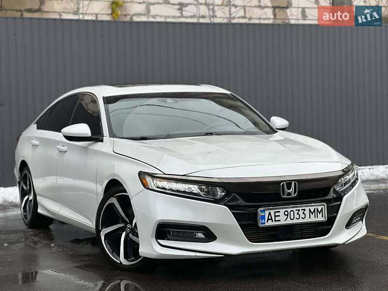 Седан Honda Accord 2018 в Львові