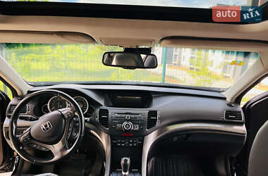 Седан Honda Accord 2012 в 
