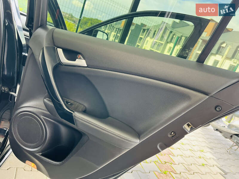 Седан Honda Accord 2012 в Виннице