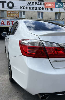 Седан Honda Accord 2013 в 