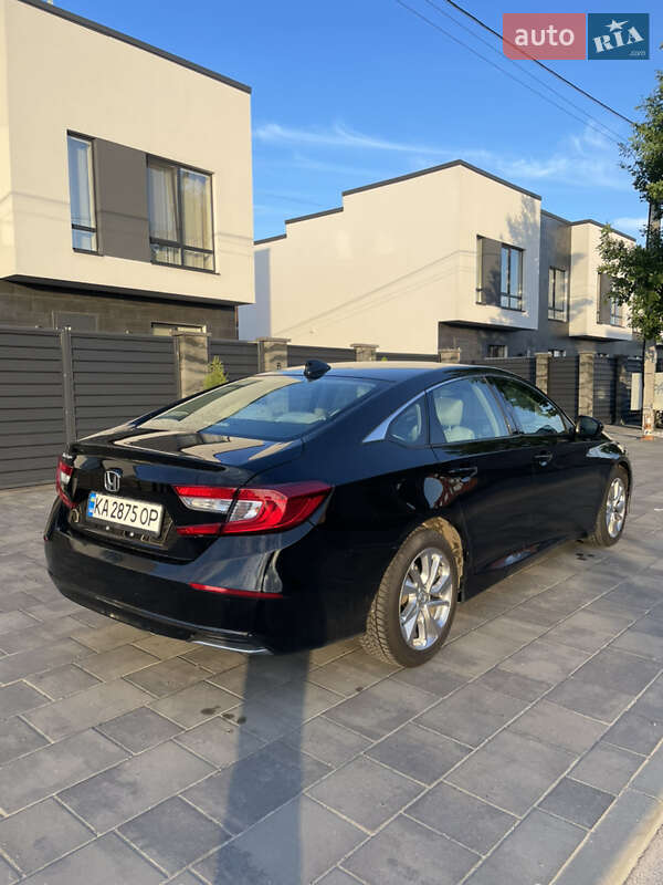Седан Honda Accord 2018 в Чайках