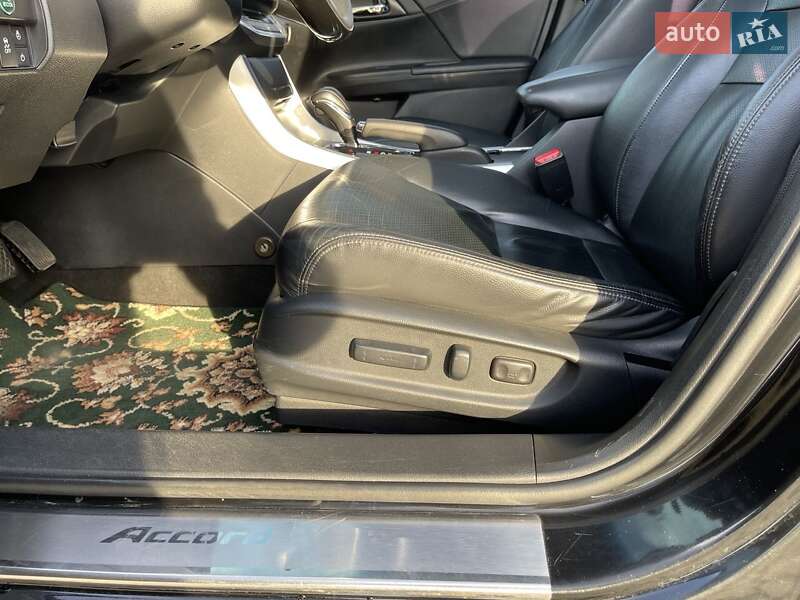 Седан Honda Accord 2013 в Черновцах