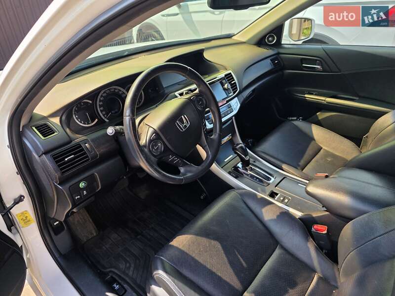 Седан Honda Accord 2014 в Полтаве