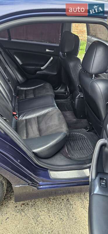 Седан Honda Accord 2004 в Буче