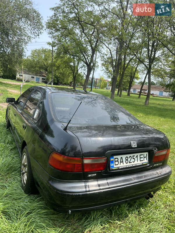 Седан Honda Accord 1995 в Межевой