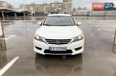 Седан Honda Accord 2012 в 