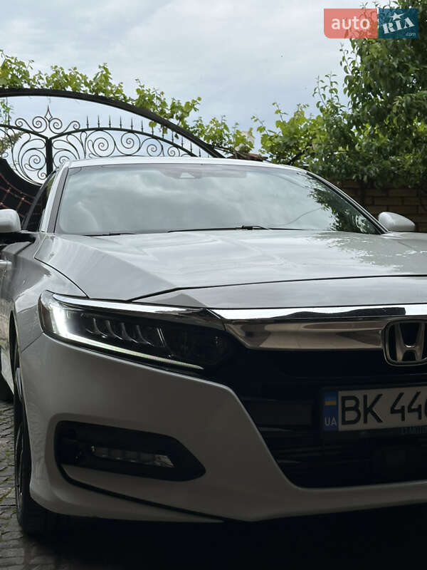 Седан Honda Accord 2019 в Ровно