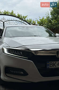 Седан Honda Accord 2019 в 