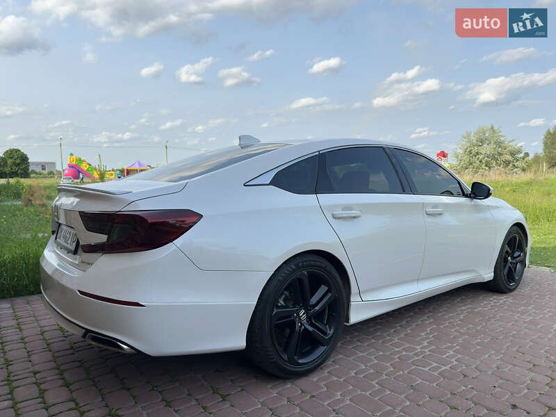 Седан Honda Accord 2019 в Ровно