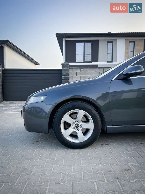 Седан Honda Accord 2003 в Ровно