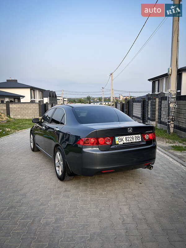 Седан Honda Accord 2003 в Ровно