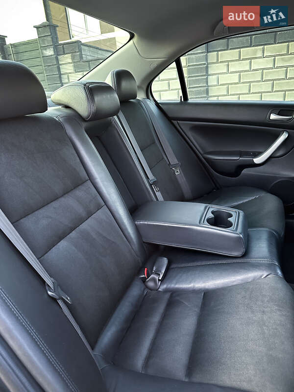 Седан Honda Accord 2003 в Ровно