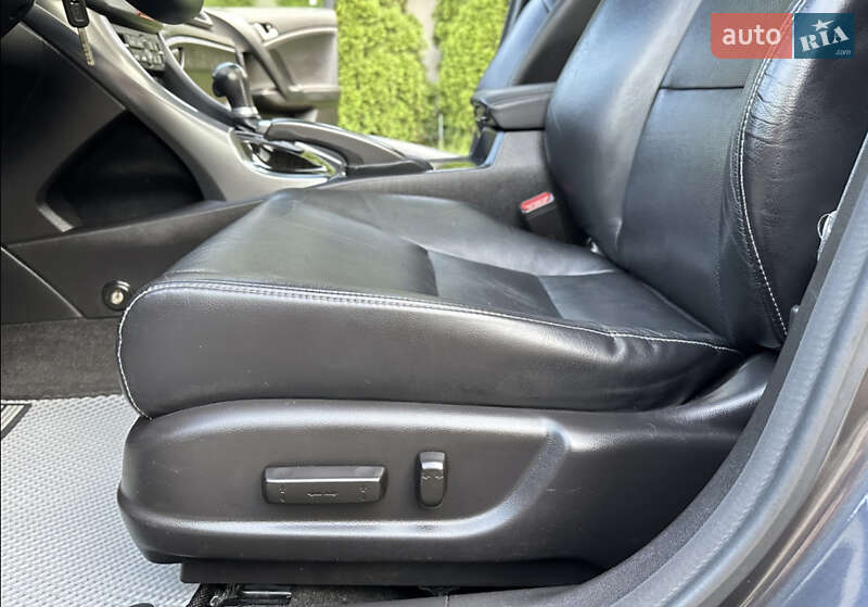 Седан Honda Accord 2012 в Рені