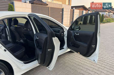Седан Honda Accord 2011 в 