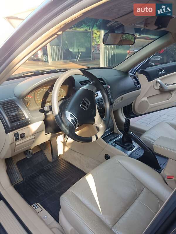 Седан Honda Accord 2003 в Киеве