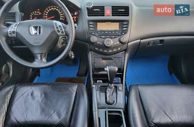 Седан Honda Accord 2005 в 