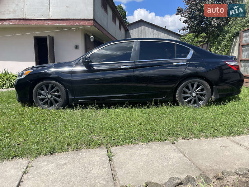 Седан Honda Accord 2016 в Березне