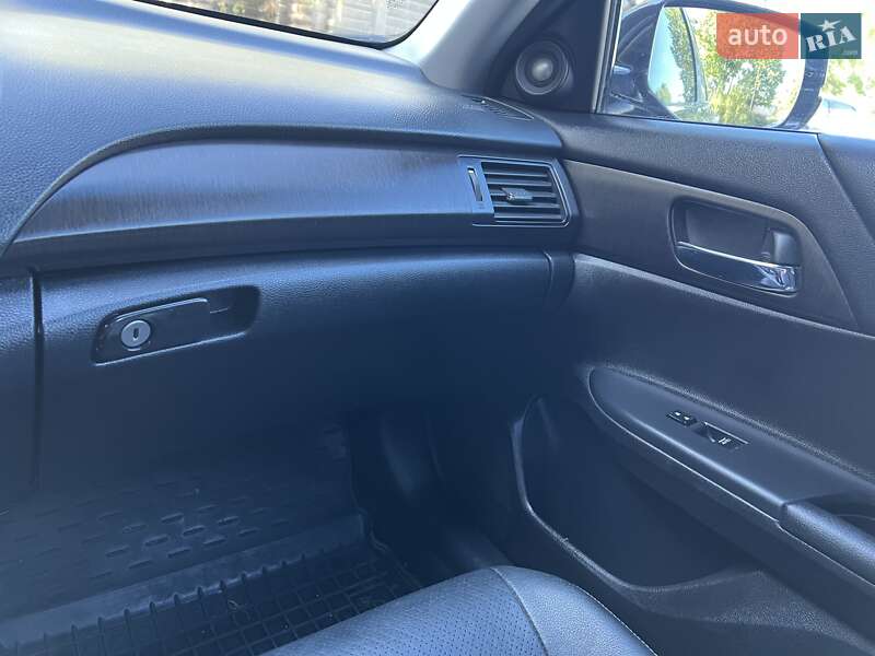 Седан Honda Accord 2013 в Львові