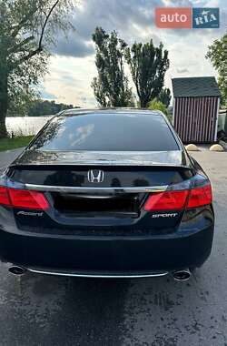 Седан Honda Accord 2015 в 
