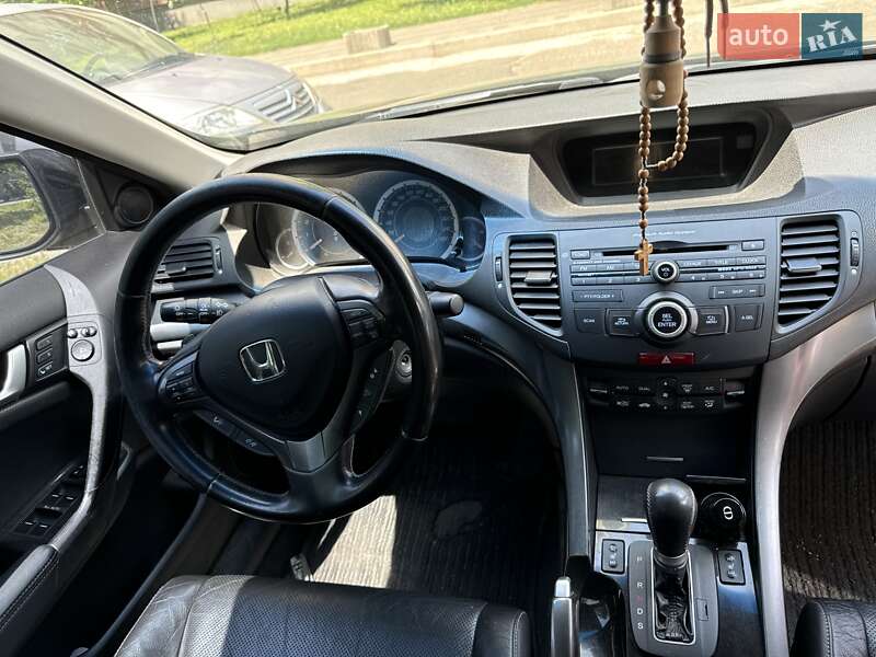 Седан Honda Accord 2011 в Киеве