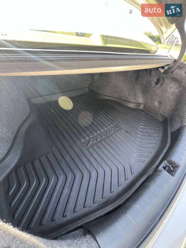 Седан Honda Accord 2013 в Івано-Франківську