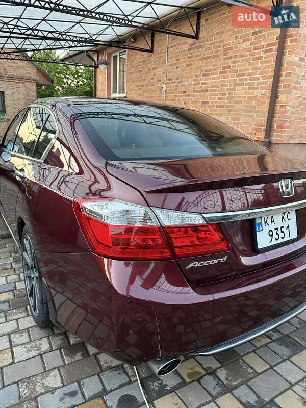 Седан Honda Accord 2013 в Рівному