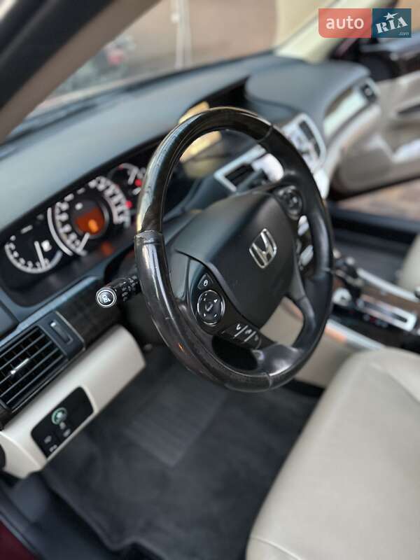Седан Honda Accord 2013 в Рівному