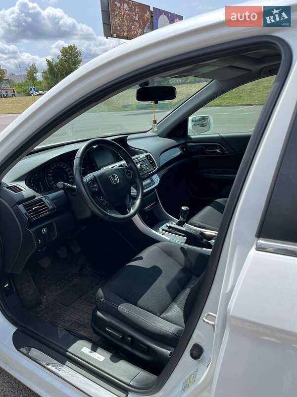 Седан Honda Accord 2015 в Кривому Розі