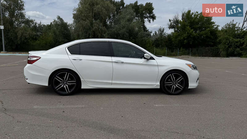 Седан Honda Accord 2016 в Киеве