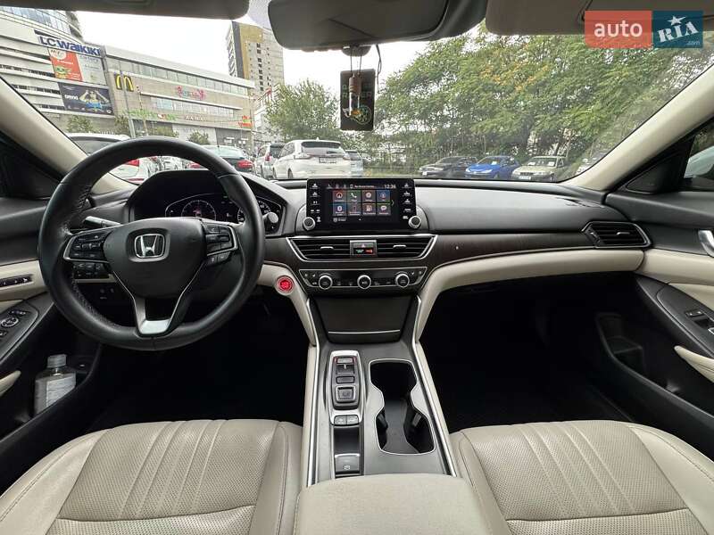 Седан Honda Accord 2018 в Днепре