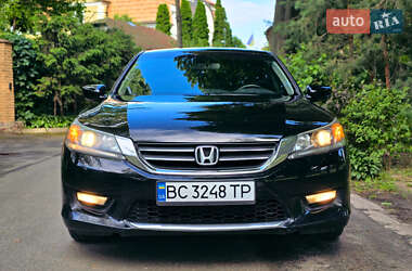 Седан Honda Accord 2015 в 