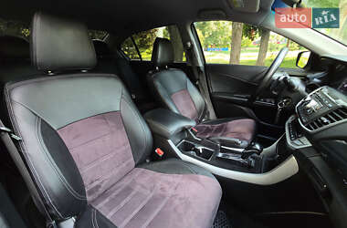 Седан Honda Accord 2015 в 