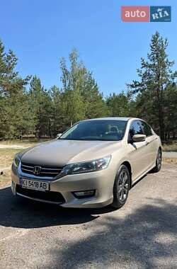 Седан Honda Accord 2014 в Киеве