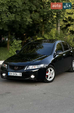 Седан Honda Accord 2005 в Волочиске