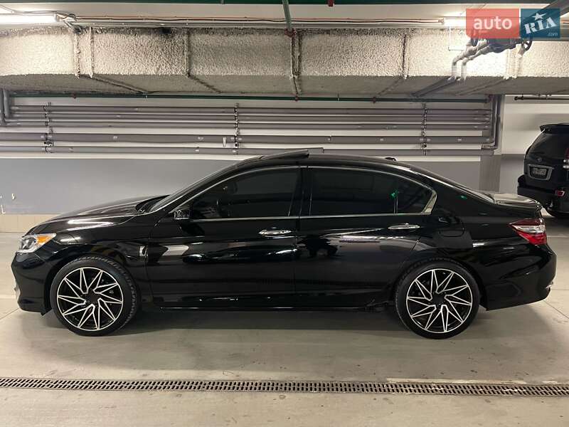 Седан Honda Accord 2016 в Києві