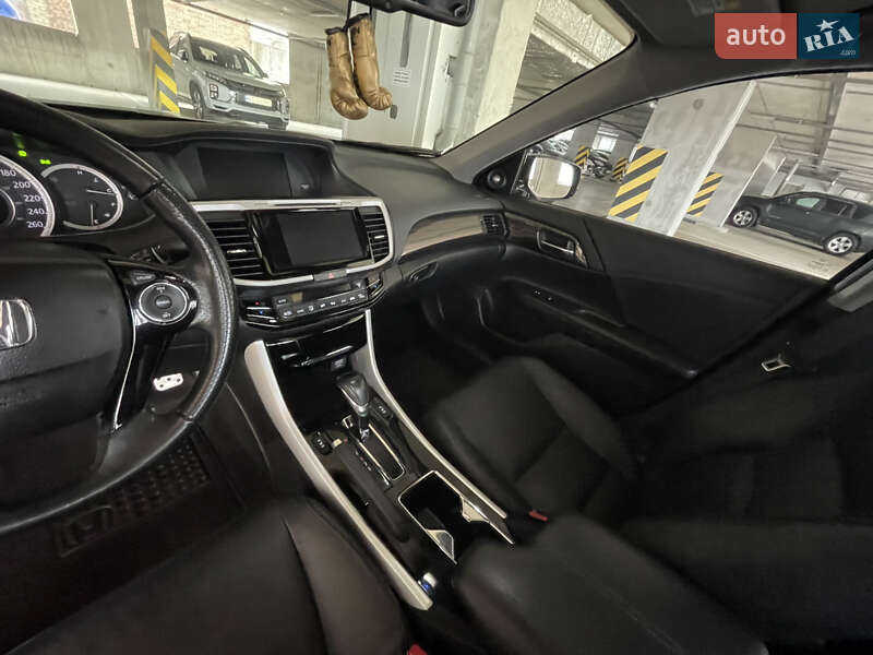Седан Honda Accord 2016 в Києві