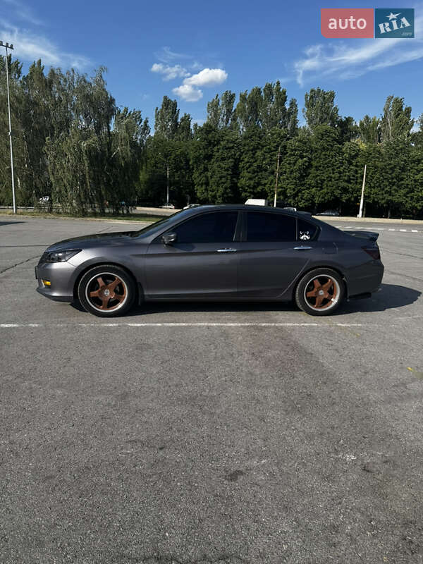 Седан Honda Accord 2013 в Запоріжжі