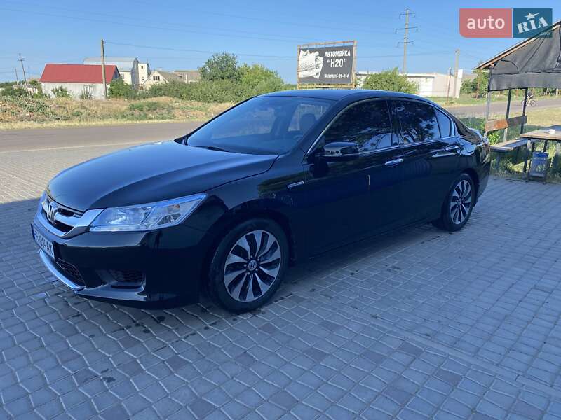 Седан Honda Accord 2015 в Раздельной