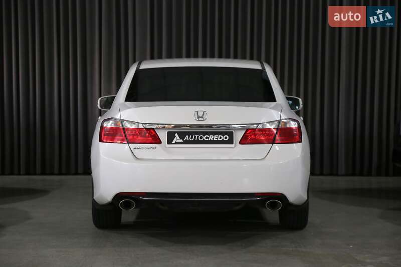 Седан Honda Accord 2013 в Києві