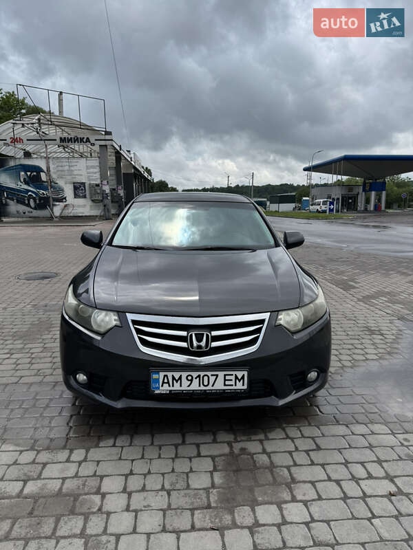 Седан Honda Accord 2011 в 