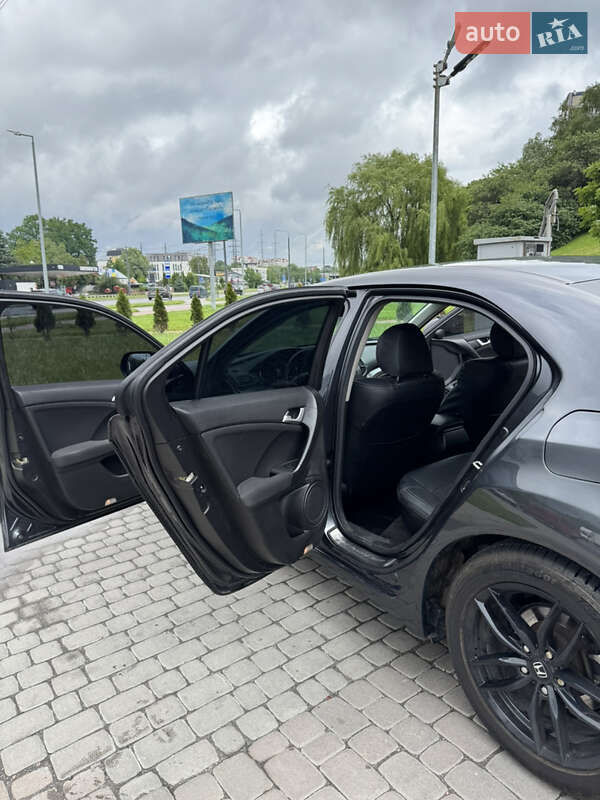 Седан Honda Accord 2011 в Львові