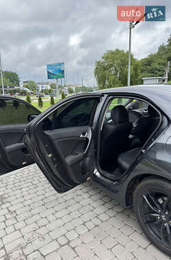 Седан Honda Accord 2011 в 