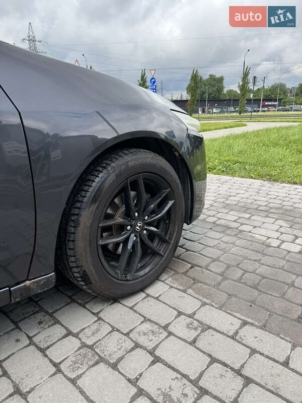 Седан Honda Accord 2011 в Львові