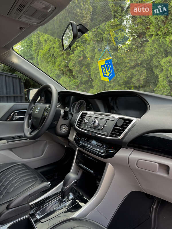 Седан Honda Accord 2016 в Тернополі
