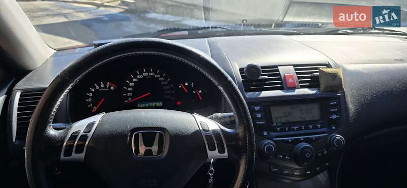 Седан Honda Accord 2004 в Киеве